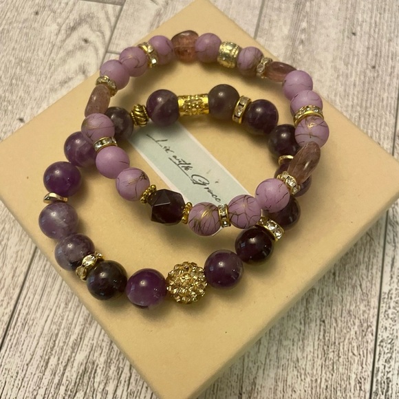 Set of 2 Purple Amethyst and Gold toned Stretch Beaded gemstone bracelets - Picture 2 of 6